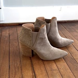 Report ankle boots